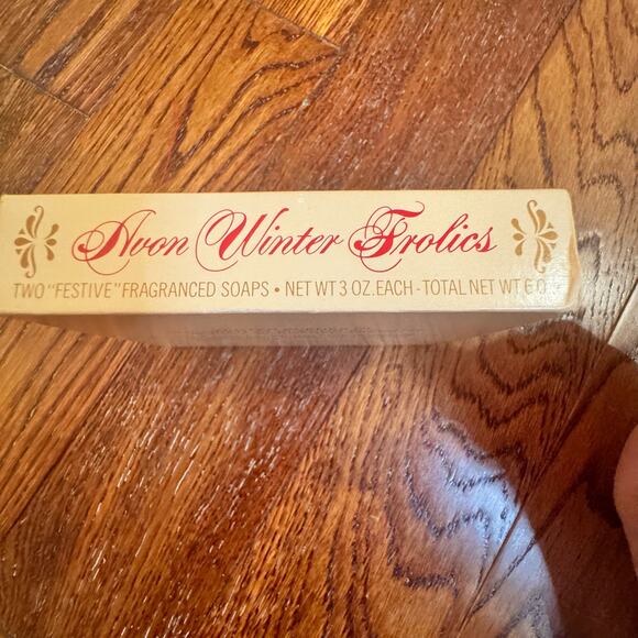 VTG Christmas Soap Set Avon Winter Frolics Scenes Victorian 1970s - Picture 9 of 11